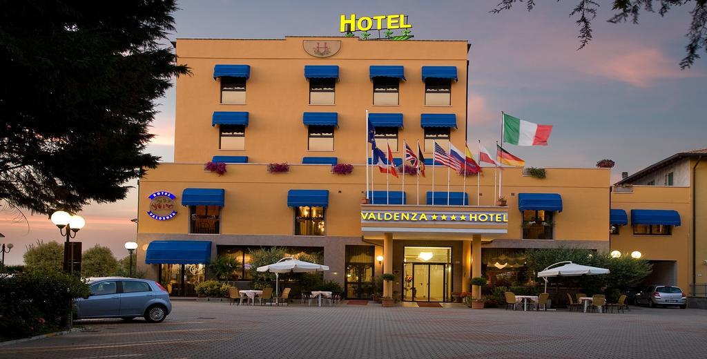 Valdenza Hotel Campegine Exterior photo