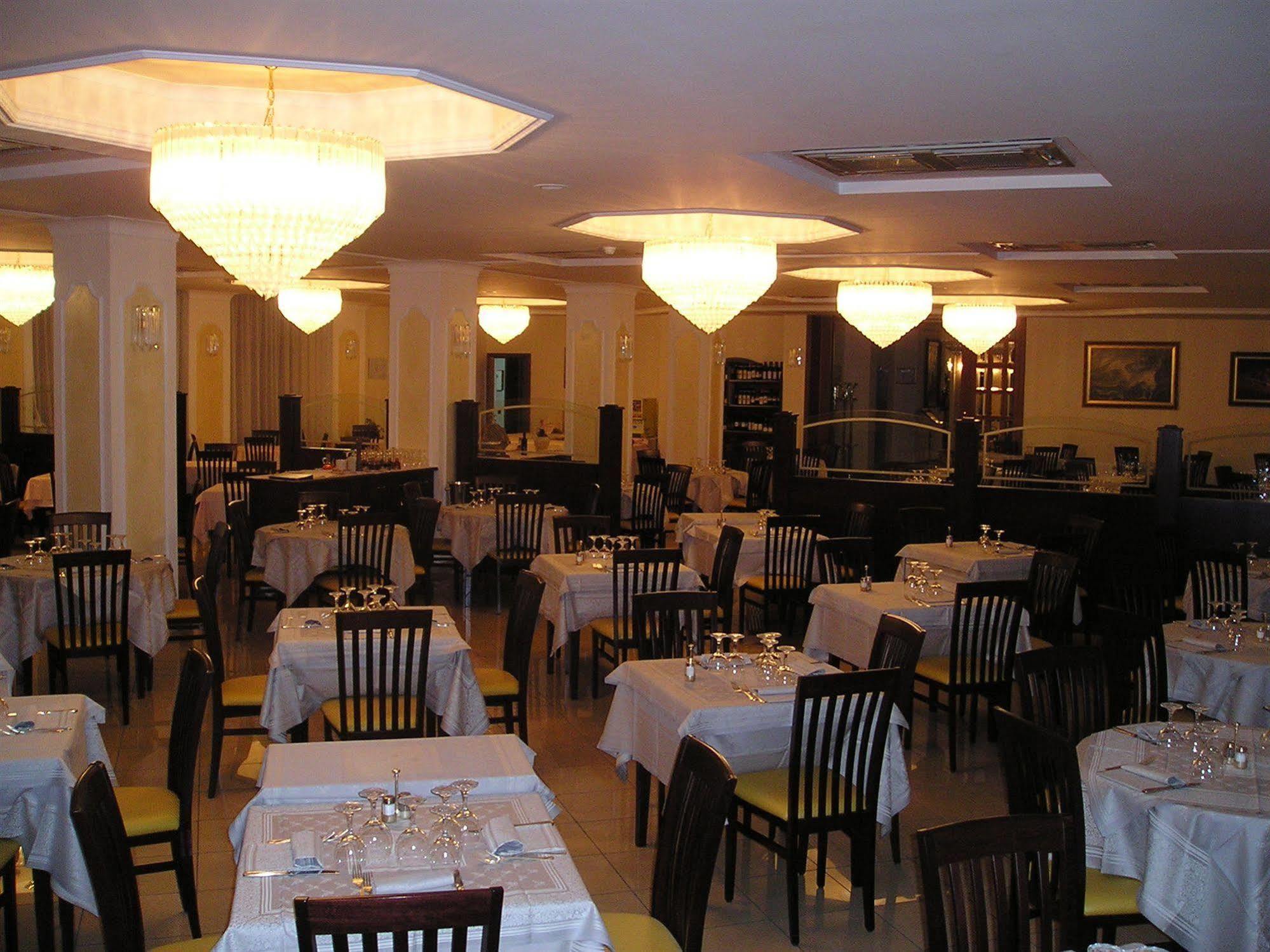Valdenza Hotel Campegine Exterior photo